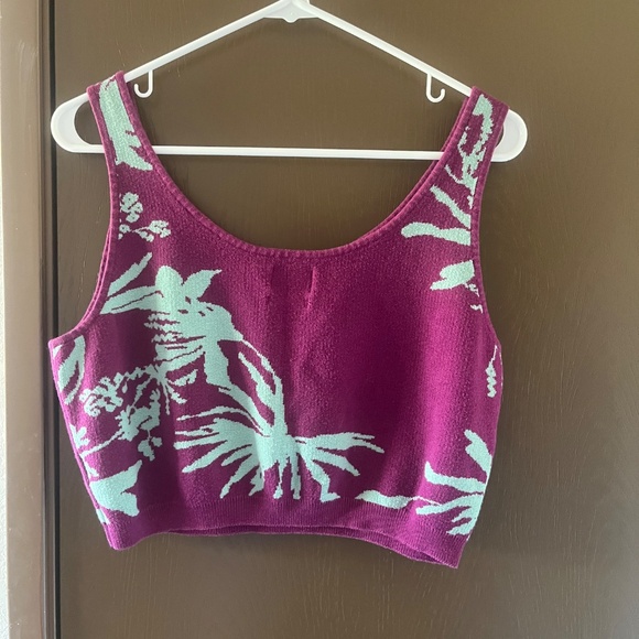 Size XL Purple and Teal Leaf Pattern Crop Tank Top - Picture 2 of 3